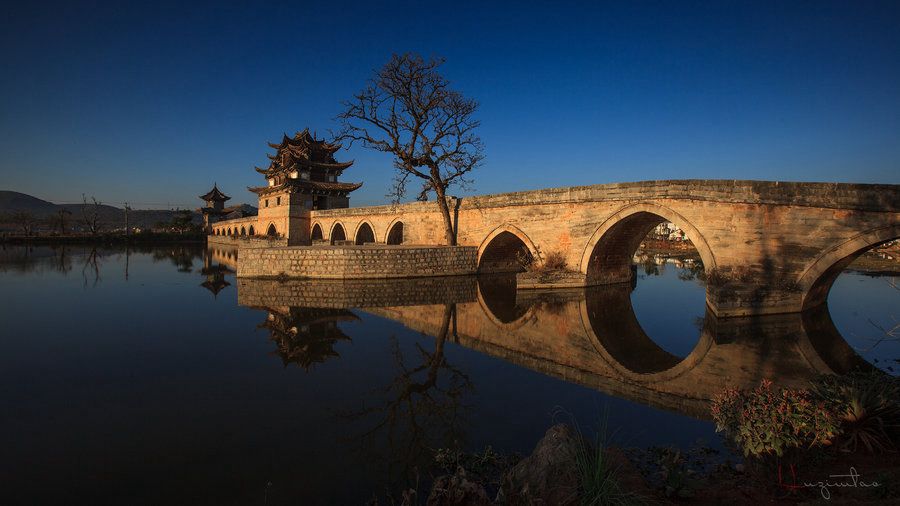 Bridge and water scene in Yunnan